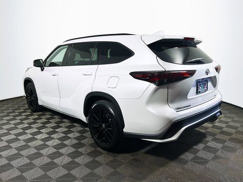 Certified 2025 Toyota Highlander XSE AWD/4WD image 6