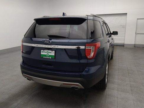 Used 2017 Ford Explorer XLT w/ Equipment Group 202A FWD image 7