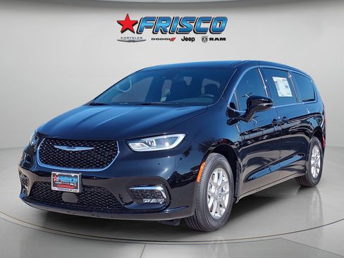 New 2026 Chrysler Pacifica Select image 3