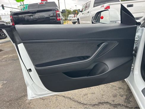 Used 2020 Tesla Model 3 Standard Range Plus image 15