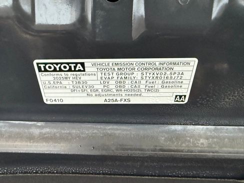 Used 2025 Toyota Camry LE image 34