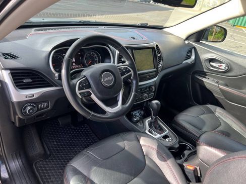 Used 2015 Jeep Cherokee Trailhawk w/ Leather Interior Group AWD/4WD image 10