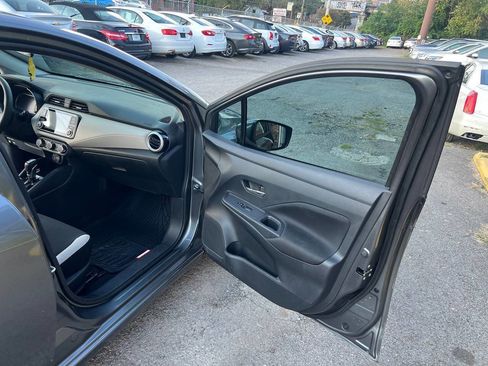 Used 2021 Nissan Versa SV image 16