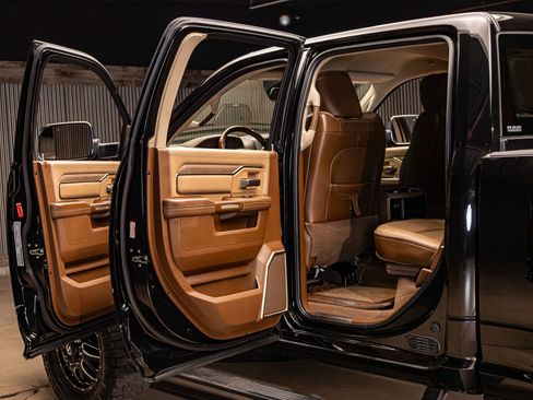 Used 2022 RAM 3500 Limited image 30