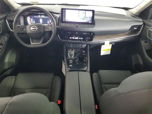 New 2025 Nissan Rogue Platinum w/ Platinum Premium Package image 16