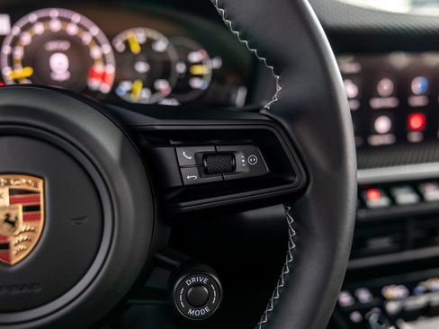 Certified 2025 Porsche 911 GT3 RWD image 32
