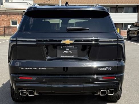 Used 2026 Chevrolet Traverse High Country AWD/4WD image 37