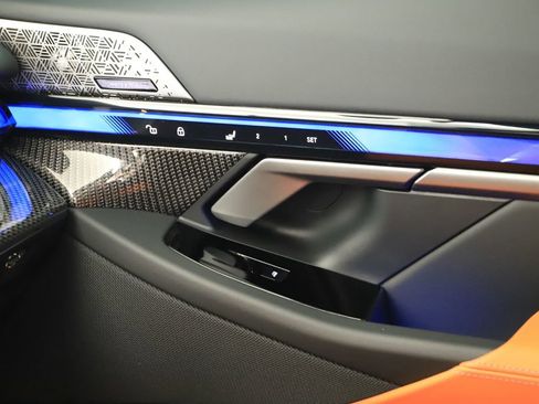 Used 2026 BMW M5 Touring AWD/4WD image 32