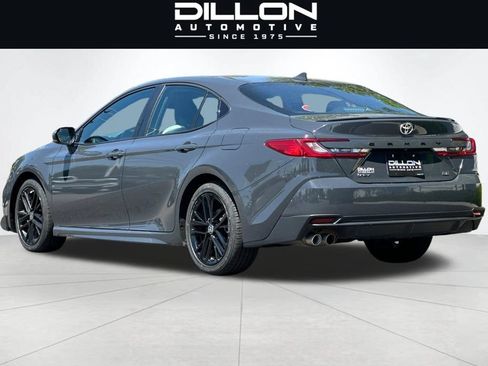 Used 2025 Toyota Camry SE FWD image 6