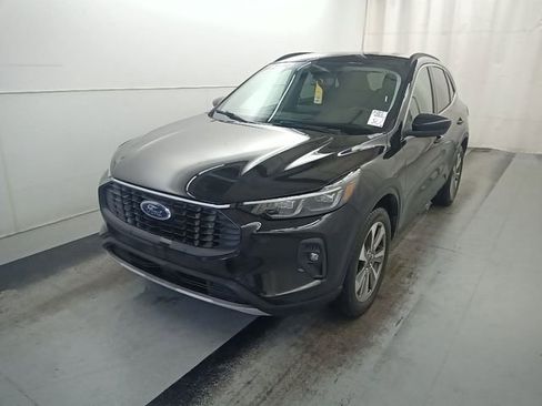 Used 2025 Ford Escape Platinum AWD/4WD image 2