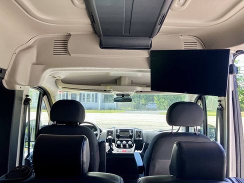 Used 2016 RAM ProMaster 2500 w/ Premium Appearance Group FWD image 12