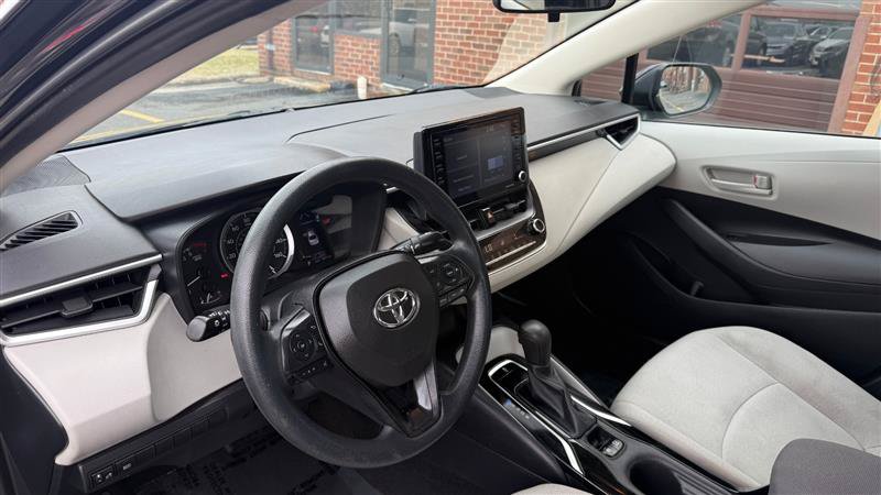 Used 2022 Toyota Corolla LE FWD image 23