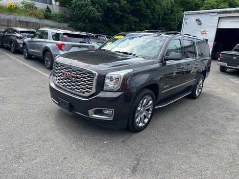 Used 2018 GMC Yukon XL Denali w/ Open Road Package AWD/4WD image 19