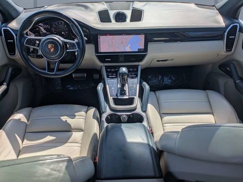 Used 2019 Porsche Cayenne S AWD/4WD image 16