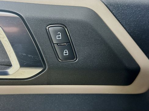 Used 2024 Ford Bronco Wildtrak image 17