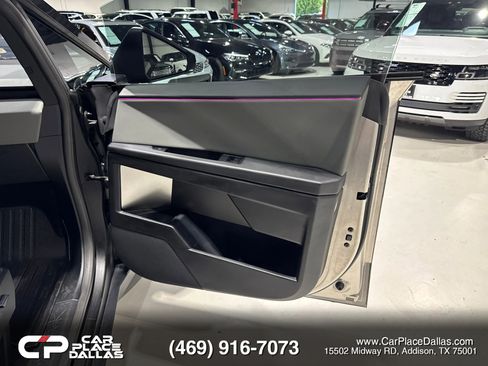 Used 2025 Tesla Cybertruck 2WD Crew Cab image 21