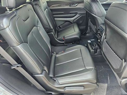 New 2025 Jeep Grand Cherokee L Limited image 16