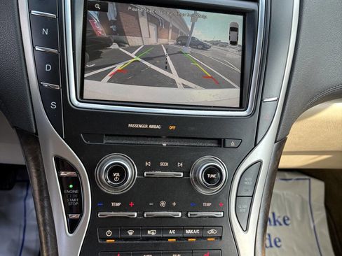 Used 2016 Lincoln MKX Select w/ Select Plus Package AWD/4WD image 19
