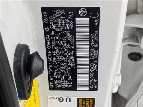 Used 2020 Toyota Prius Prime Limited image 17