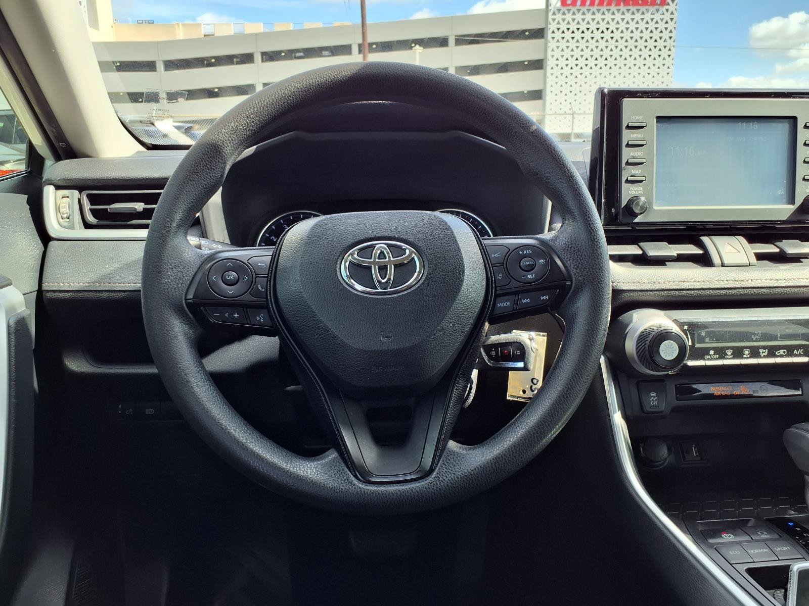 Used 2019 Toyota RAV4 LE FWD image 13