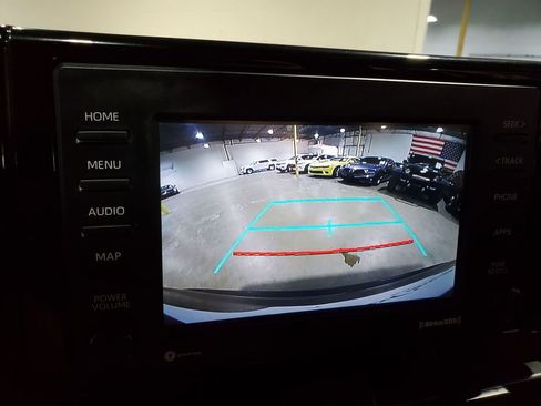 Used 2021 Toyota RAV4 LE image 31