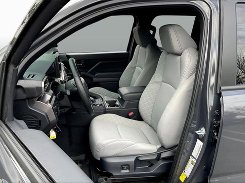 New 2025 Toyota Tacoma SR5 image 9