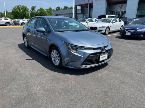 Certified 2025 Toyota Corolla LE w/ LE Premium Package FWD image 5