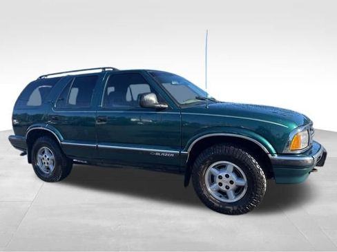 Used 1996 Chevrolet Blazer 4WD 4-Door image 1