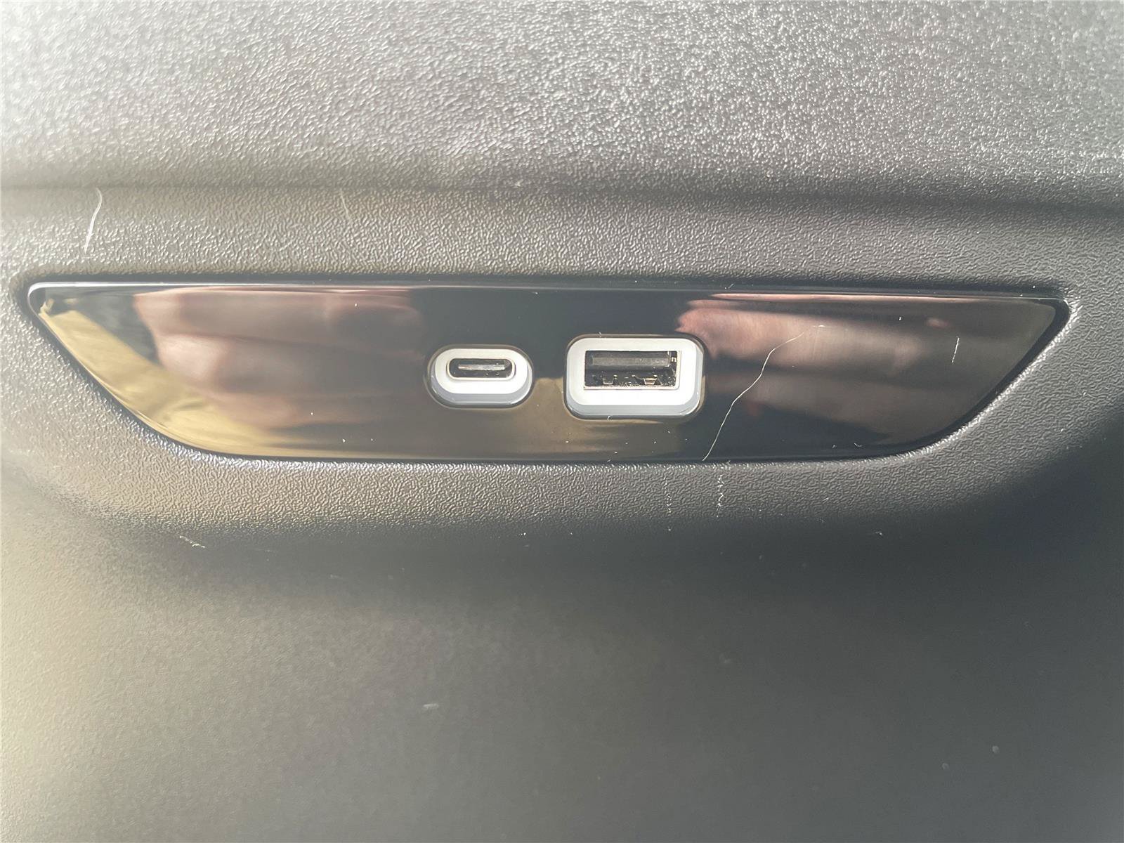 Used 2025 Chrysler Pacifica Select FWD image 30