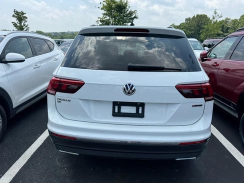Used 2021 Volkswagen Tiguan SE w/ Panoramic Sunroof Package AWD/4WD image 3