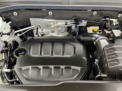 Used 2024 Volkswagen Atlas Cross Sport SE w/ Panoramic Sunroof Package image 27