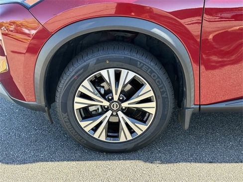 Used 2021 Nissan Rogue SV w/ Premium Package image 10