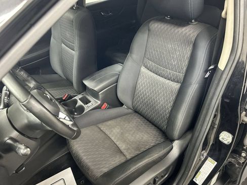 Used 2019 Nissan Rogue SV AWD/4WD image 9