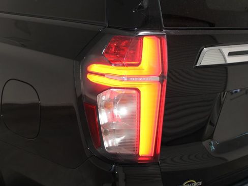Used 2022 Chevrolet Suburban Premier RWD image 54