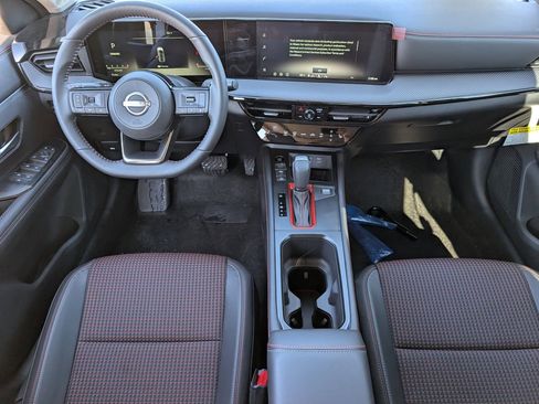 New 2026 Nissan Kicks SR w/ SR Premium Package FWD image 9