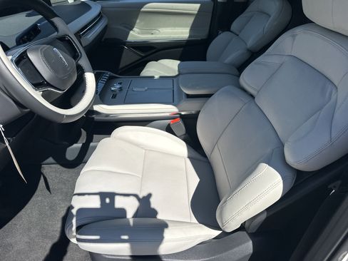 New 2026 Lincoln Navigator Reserve image 20