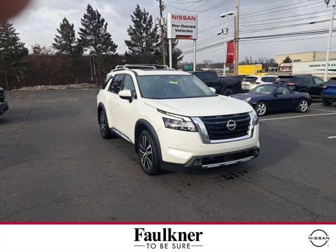 Certified 2023 Nissan Pathfinder Platinum image 1