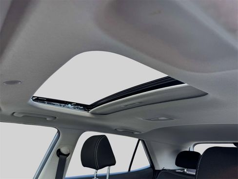 Used 2022 Hyundai Venue SEL w/ Cargo Package image 16