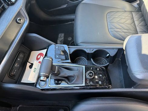 Used 2024 Kia Sportage X-Line w/ X-Line Premium Package AWD/4WD image 3