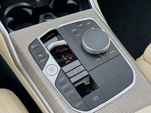 Used 2025 BMW 330i xDrive 330i xDrive w/ Premium Package image 17