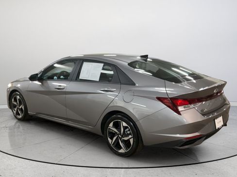Used 2023 Hyundai Elantra SEL w/ Convenience Package FWD image 13