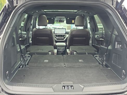 Used 2025 Ford Explorer Platinum w/ LUX Leather Package AWD/4WD image 10