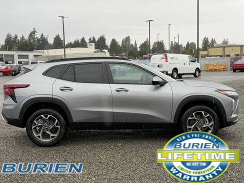 New 2026 Chevrolet Trax LT w/ Driver Confidence Package image 6