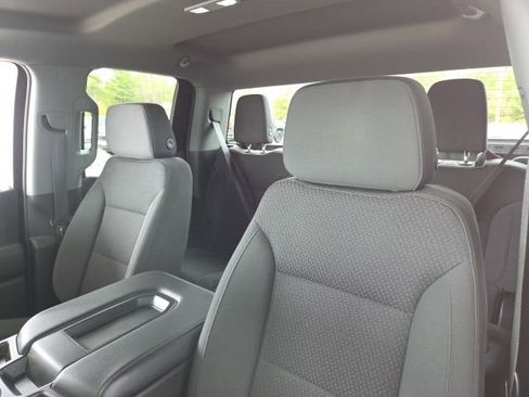 Used 2020 Chevrolet Silverado 1500 Custom w/ Custom Value Package AWD/4WD image 17