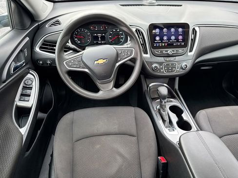 Used 2022 Chevrolet Malibu LT image 21