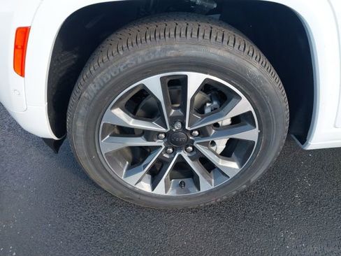 New 2025 Jeep Grand Cherokee Overland w/ Trailer Tow Package image 17