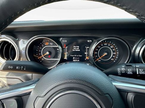Used 2021 Jeep Wrangler Unlimited Sahara AWD/4WD image 10