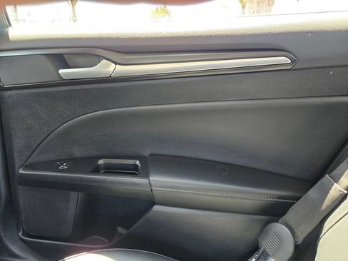 Used 2019 Ford Fusion Energi Titanium FWD image 11