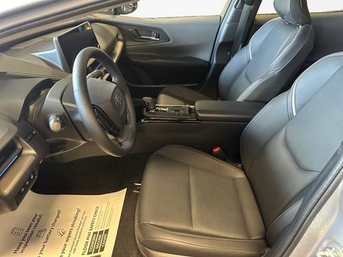 Used 2025 Toyota Prius Limited w/ Limited Premium Package AWD/4WD image 11
