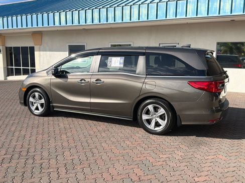 Used 2018 Honda Odyssey EX-L image 3
